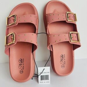 NWT Niki Slip On Sandals Women's 5/6 Pink Wide Strap Gold Buckle Studded Sandals